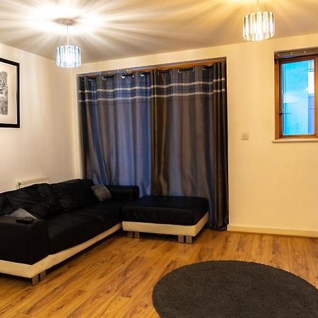 Lovely 1-Bed Apartment In Hackney ロンドン エクステリア 写真