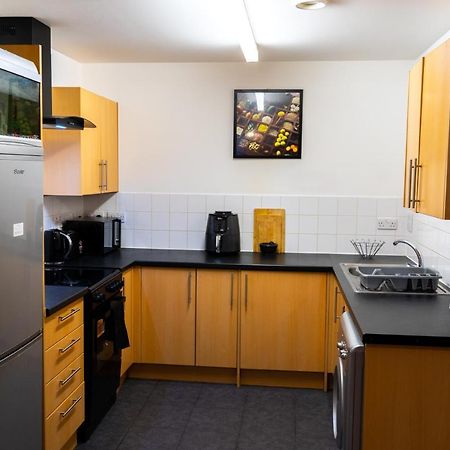 Lovely 1-Bed Apartment In Hackney ロンドン エクステリア 写真