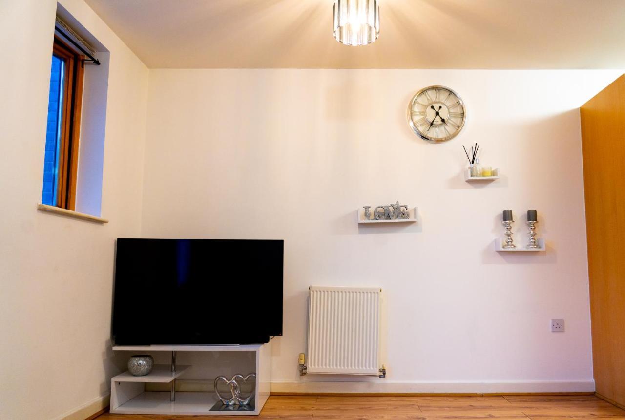 Lovely 1-Bed Apartment In Hackney ロンドン エクステリア 写真