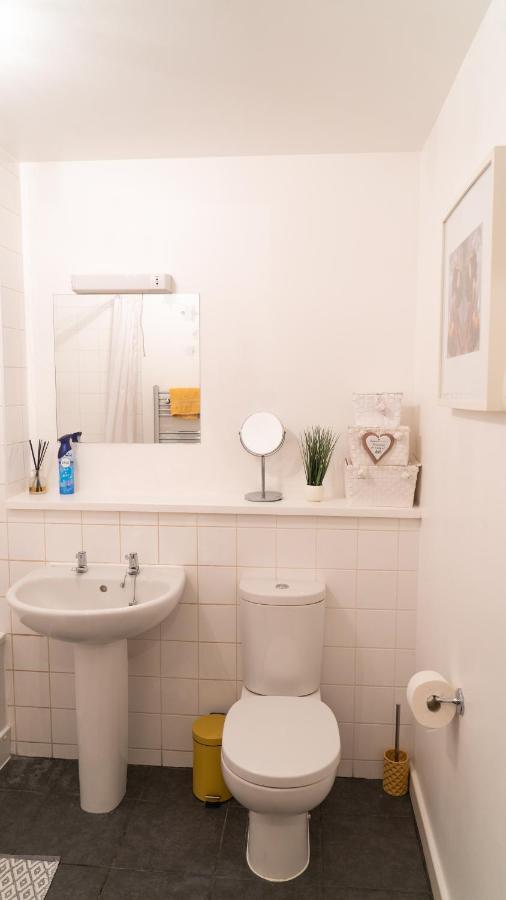 Lovely 1-Bed Apartment In Hackney ロンドン エクステリア 写真